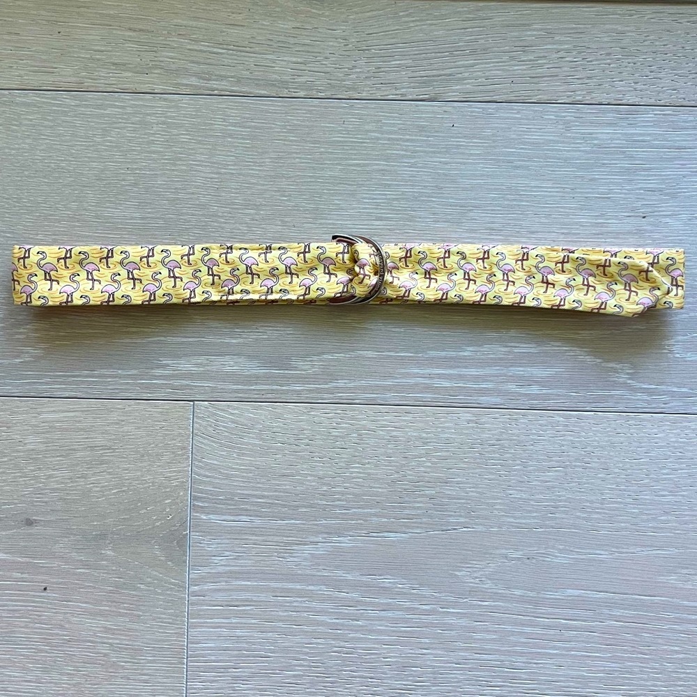 Vineyard Vines Belt with pink flamingos